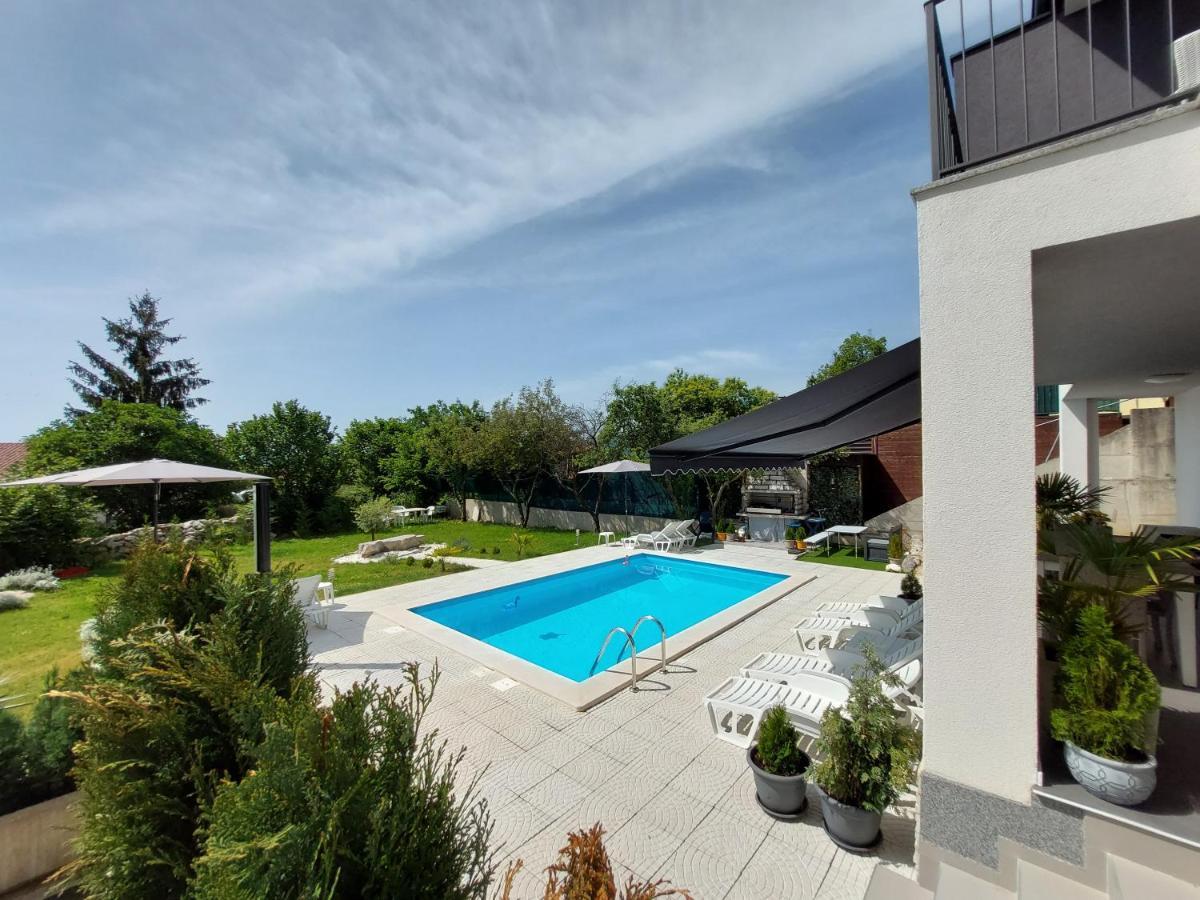 Villa Madlen Icici Bagian luar foto