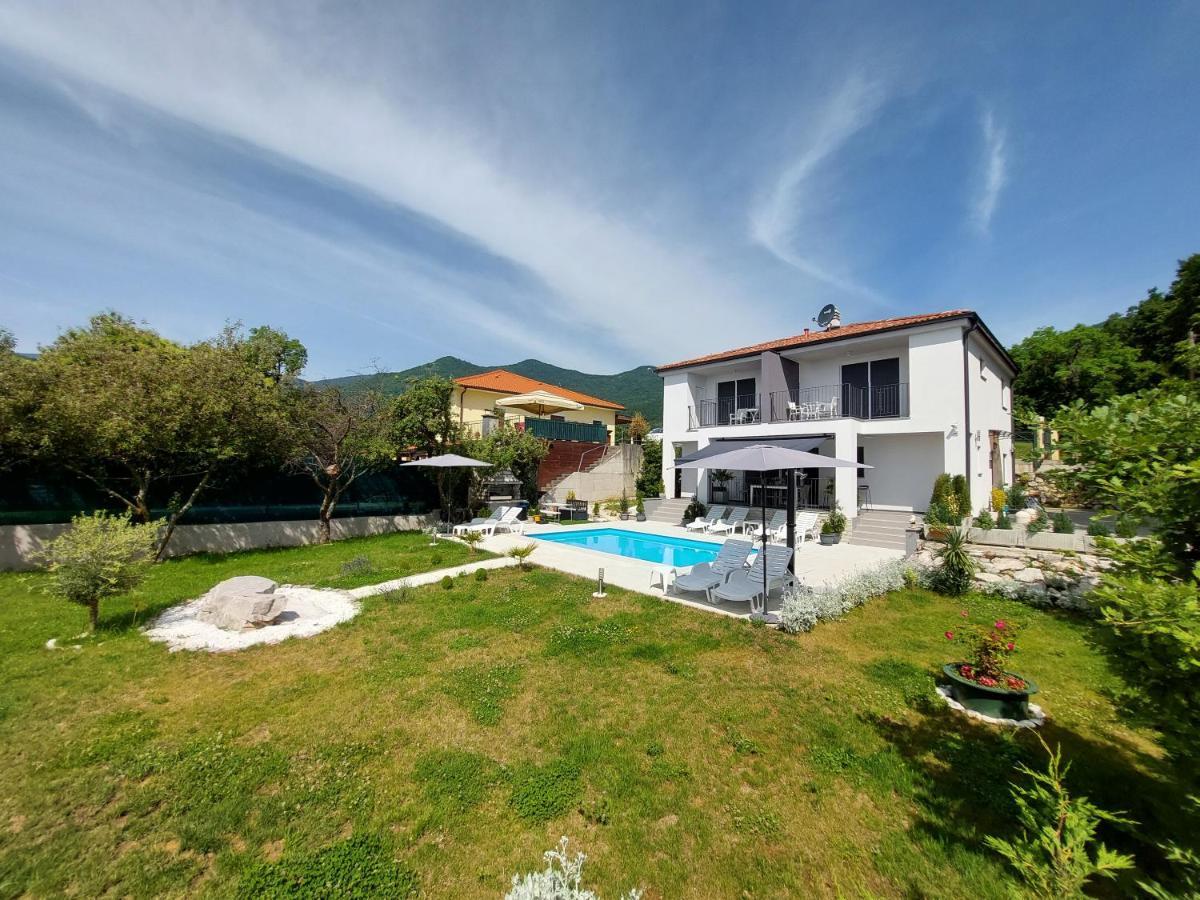 Villa Madlen Icici Bagian luar foto