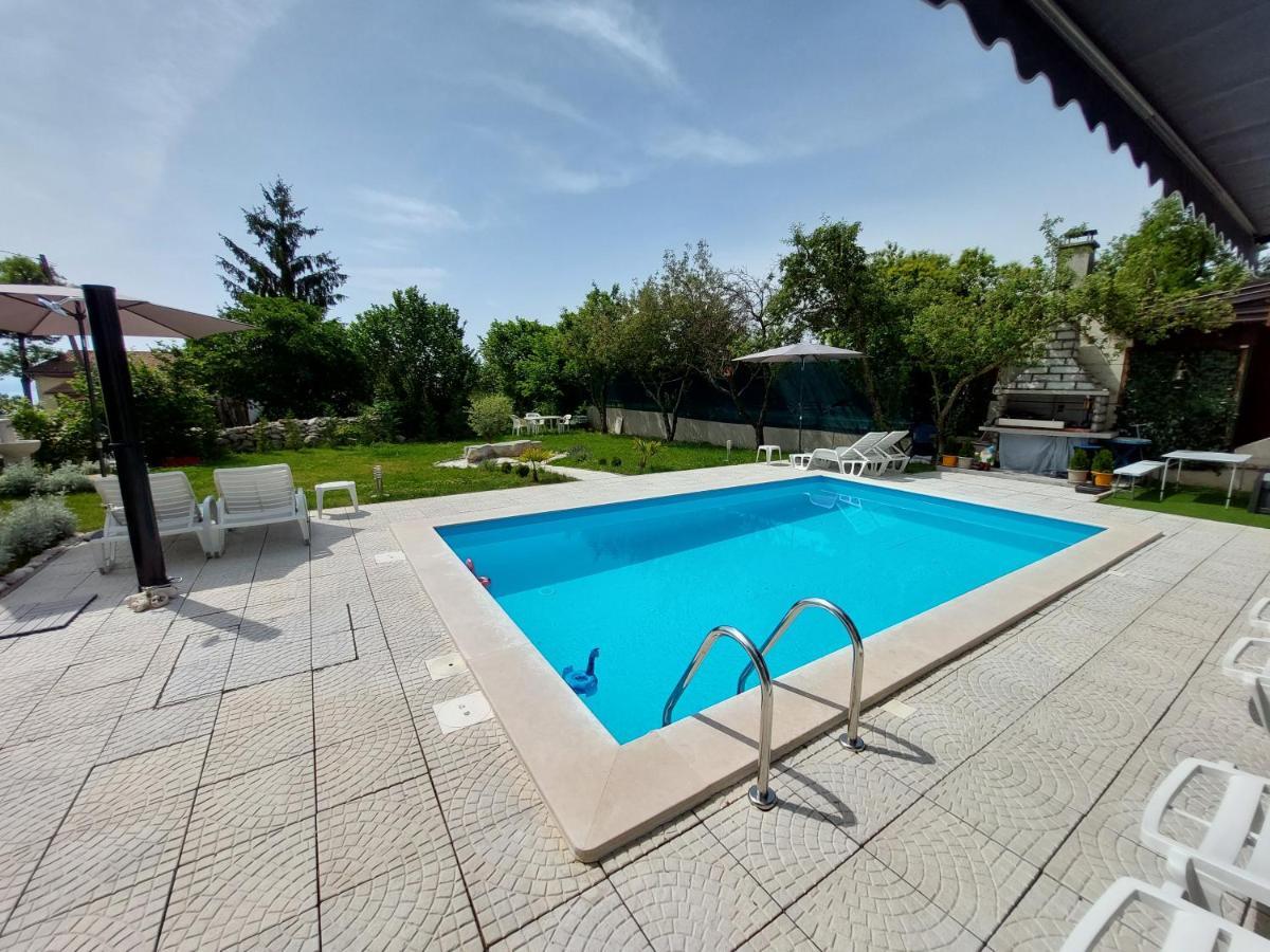 Villa Madlen Icici Bagian luar foto