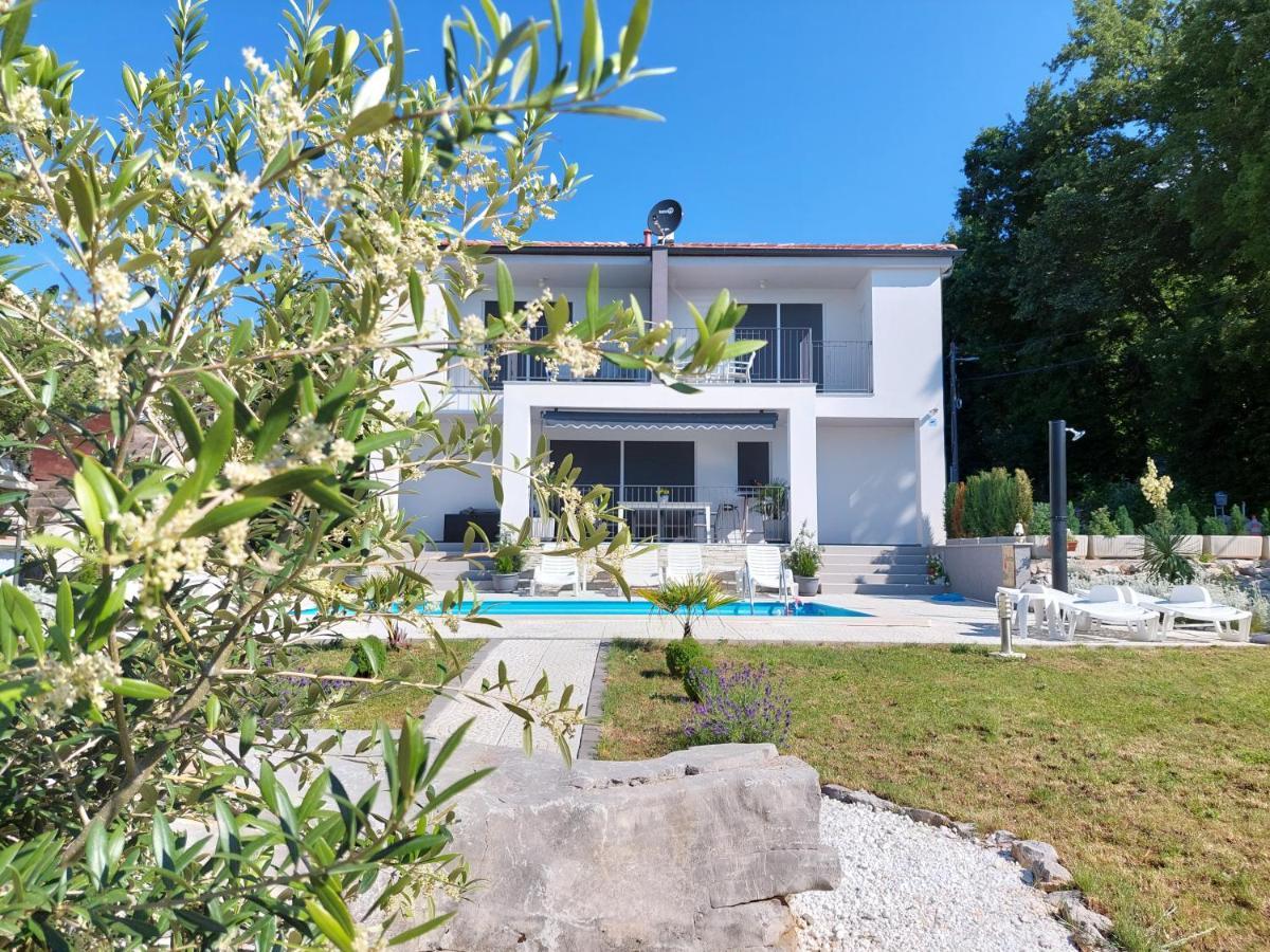 Villa Madlen Icici Bagian luar foto