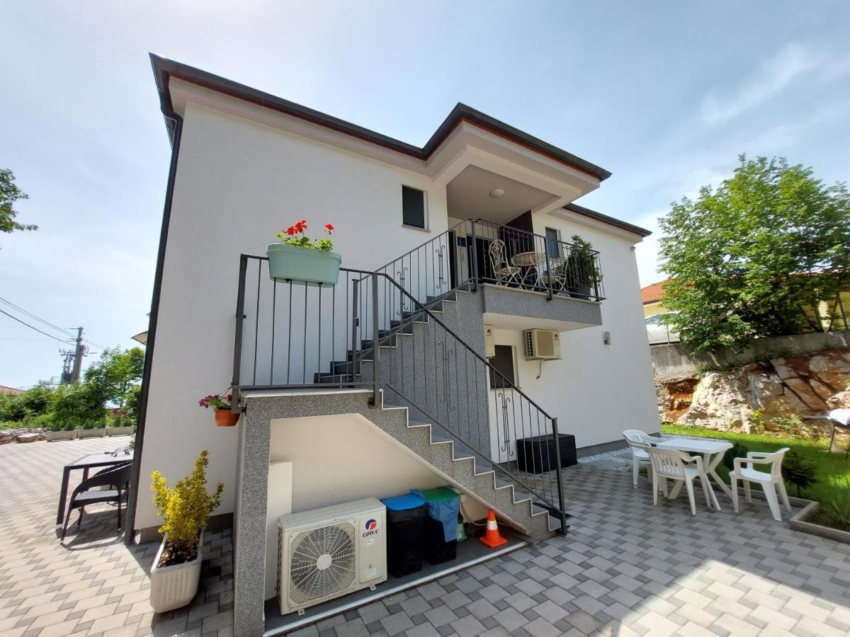 Villa Madlen Icici Bagian luar foto