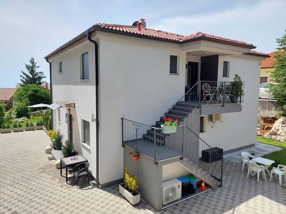 Villa Madlen Icici Bagian luar foto