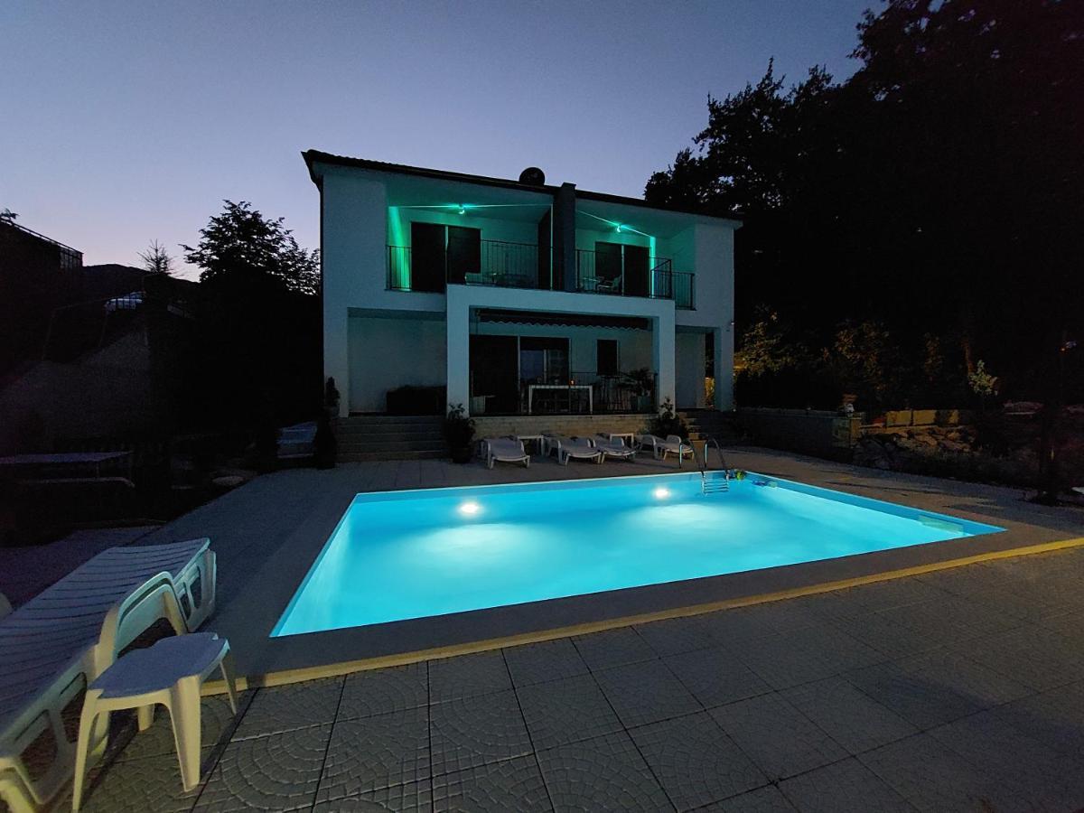 Villa Madlen Icici Bagian luar foto