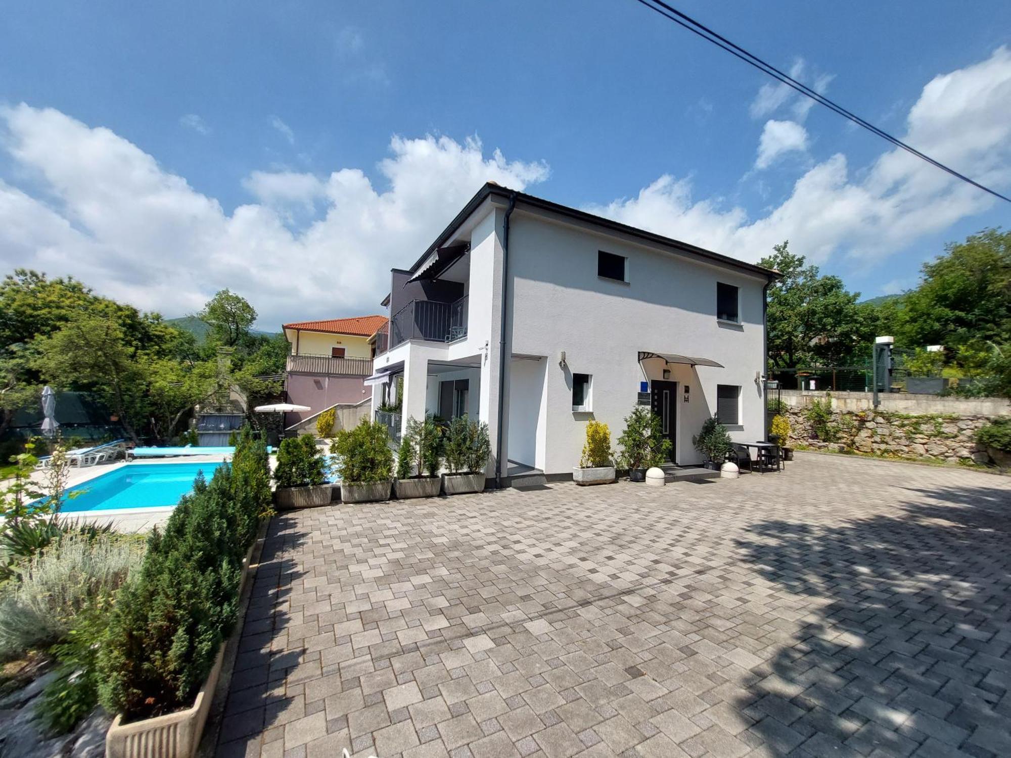 Villa Madlen Icici Bagian luar foto